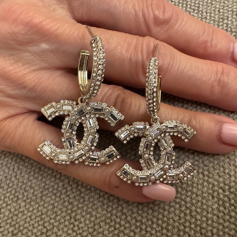 New Chanel CC Logo Super Bling Crystal Embellished with Pearl Drop Earrings